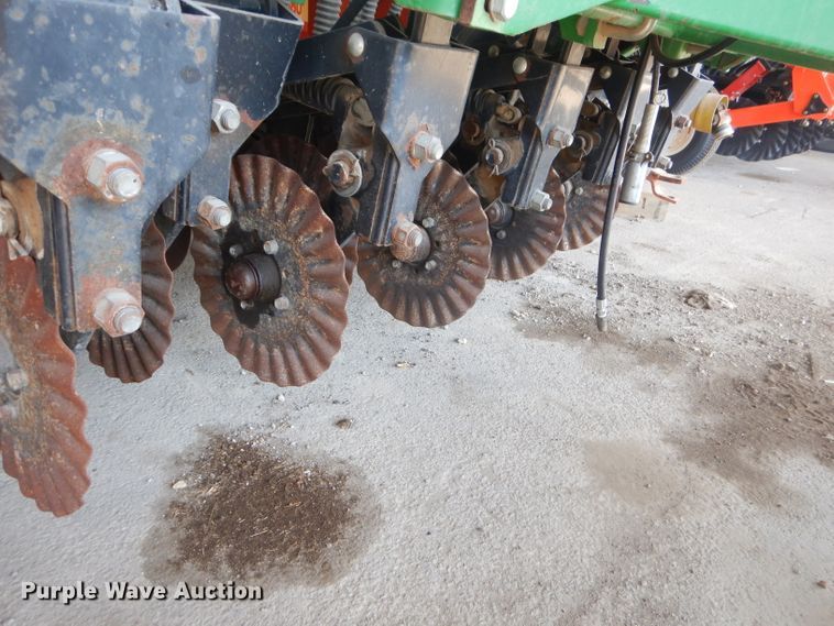 image for item GG9650 1997 Great Plains EWNG7-1008-0231 no-till grain drill