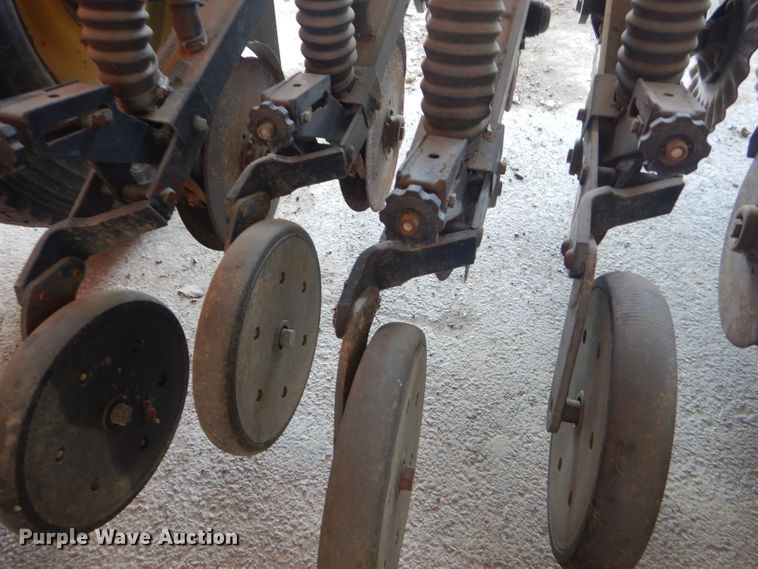 image for item GG9650 1997 Great Plains EWNG7-1008-0231 no-till grain drill