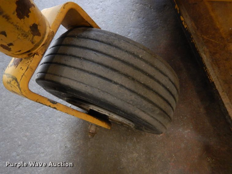 image for item GX9804 2005 Hustler FasTrak ZTR lawn mower