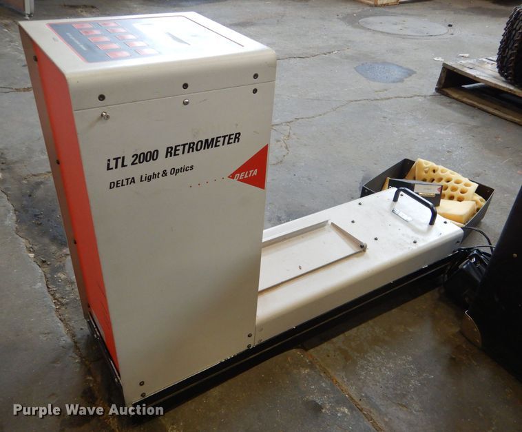 image for item GX9805 Delta LTL2000 Retro-Reflectometer pavement marking tester