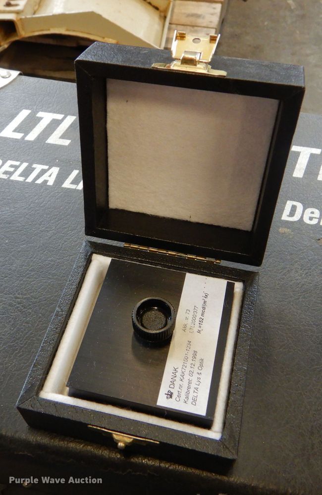 image for item GX9805 Delta LTL2000 Retro-Reflectometer pavement marking tester