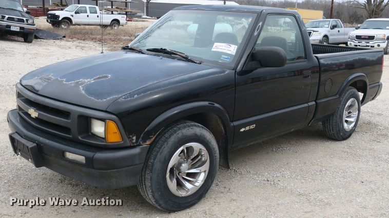 image for item DB10021 1996 Chevrolet S10 pickup truck