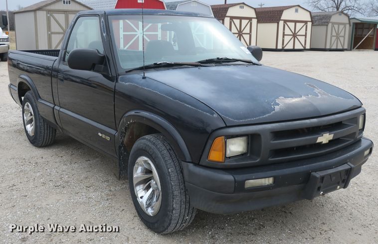 image for item DB10021 1996 Chevrolet S10 pickup truck