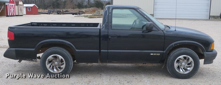 image for item DB10021 1996 Chevrolet S10 pickup truck
