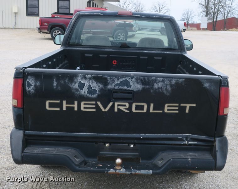 image for item DB10021 1996 Chevrolet S10 pickup truck