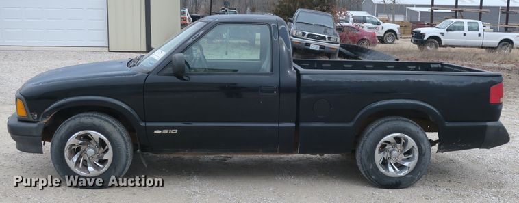 image for item DB10021 1996 Chevrolet S10 pickup truck
