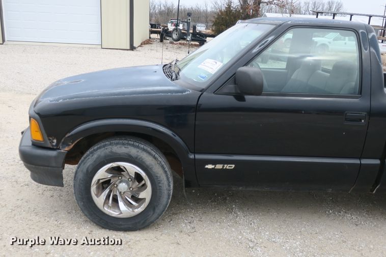 image for item DB10021 1996 Chevrolet S10 pickup truck