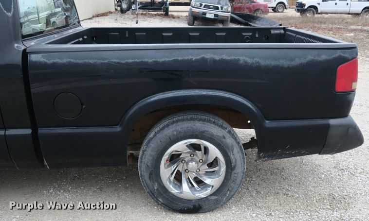 image for item DB10021 1996 Chevrolet S10 pickup truck