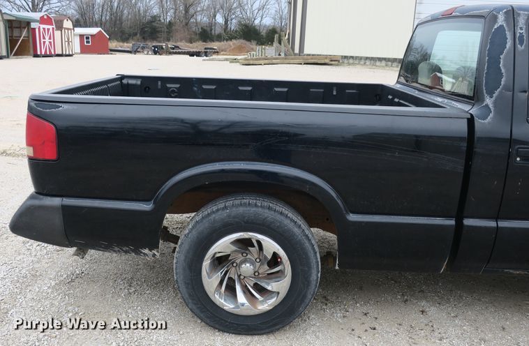 image for item DB10021 1996 Chevrolet S10 pickup truck