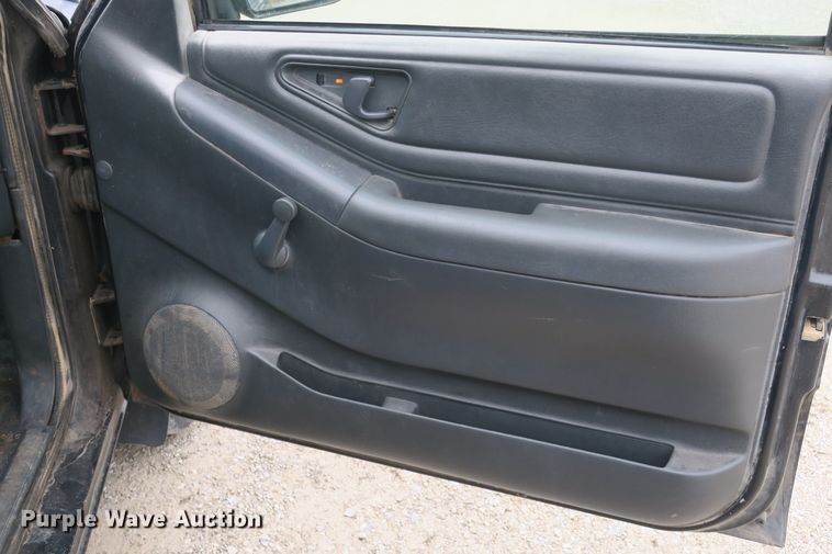 image for item DB10021 1996 Chevrolet S10 pickup truck