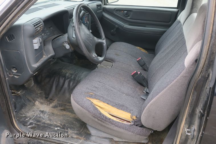 image for item DB10021 1996 Chevrolet S10 pickup truck