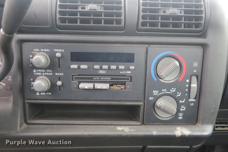 image for item DB10021 1996 Chevrolet S10 pickup truck