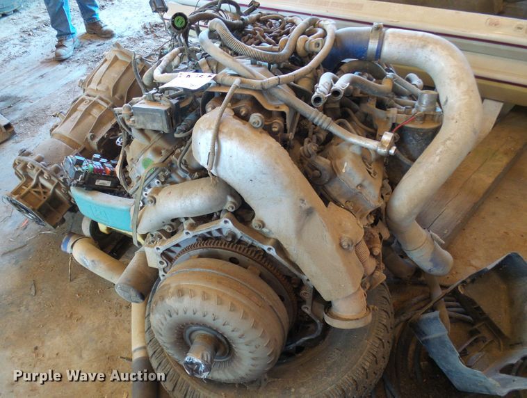 image for item DD1759 2001 Isuzu Duramax 6.6L V8 diesel engine and transmission