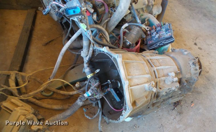 image for item DD1759 2001 Isuzu Duramax 6.6L V8 diesel engine and transmission
