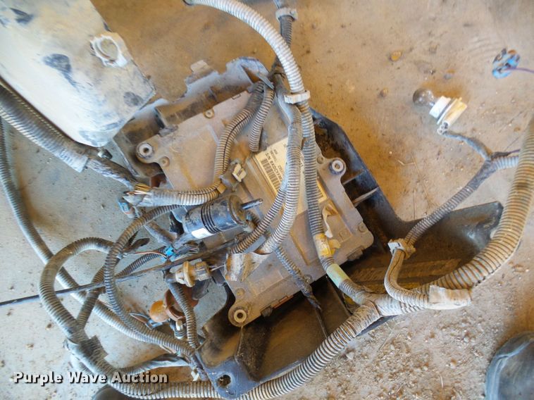 image for item DD1759 2001 Isuzu Duramax 6.6L V8 diesel engine and transmission