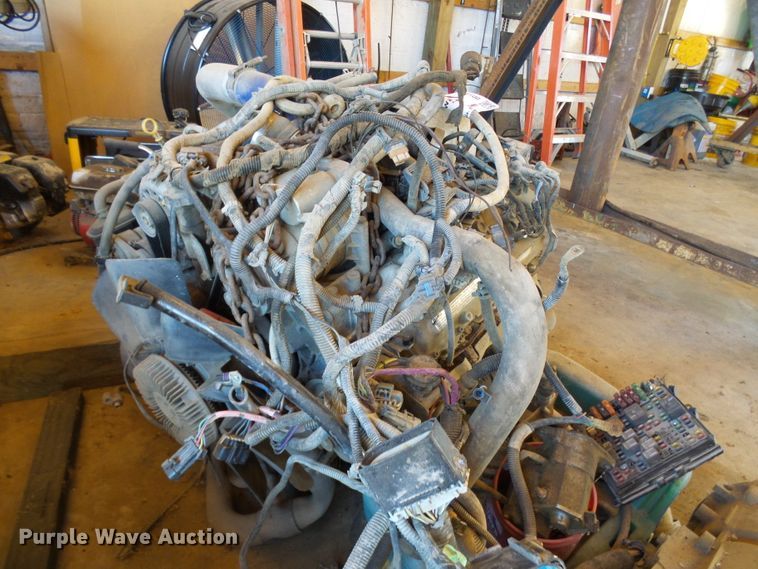 image for item DD1759 2001 Isuzu Duramax 6.6L V8 diesel engine and transmission