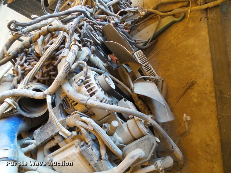 image for item DD1759 2001 Isuzu Duramax 6.6L V8 diesel engine and transmission