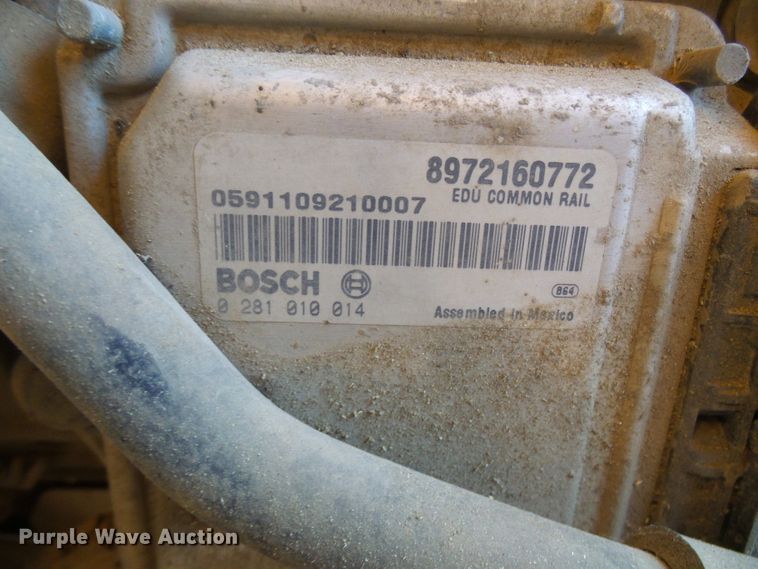 image for item DD1759 2001 Isuzu Duramax 6.6L V8 diesel engine and transmission