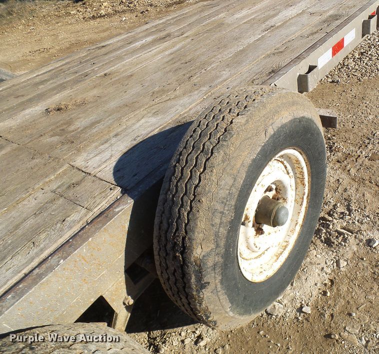 image for item DD1765 1995 equipment trailer
