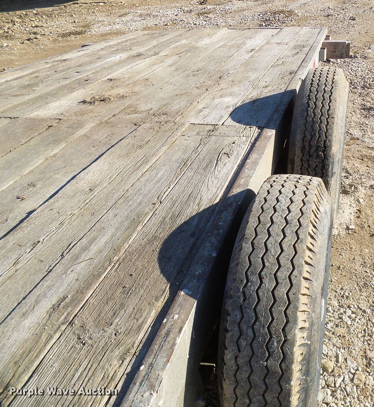image for item DD1765 1995 equipment trailer