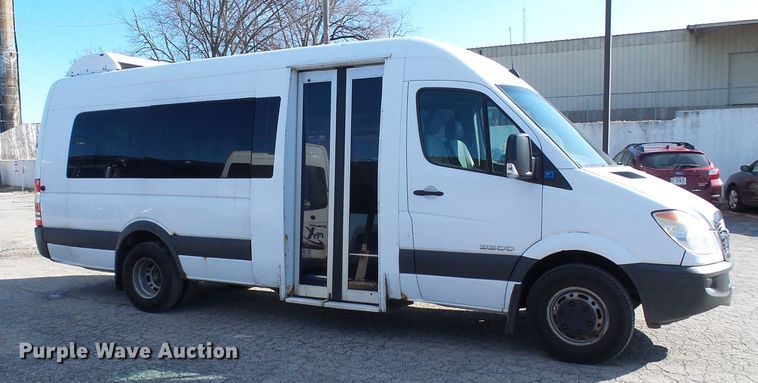 image for item DD1772 2007 Dodge Sprinter 3500 shuttle bus