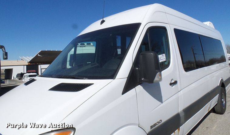 image for item DD1773 2007 Dodge Sprinter 3500 shuttle bus