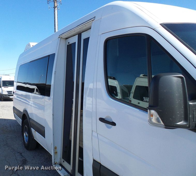 image for item DD1773 2007 Dodge Sprinter 3500 shuttle bus