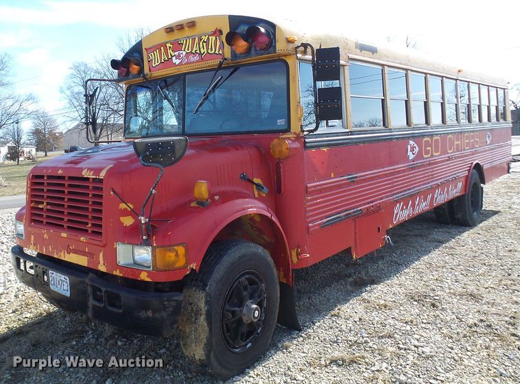image for item DD1779 1993 International 3800 school bus