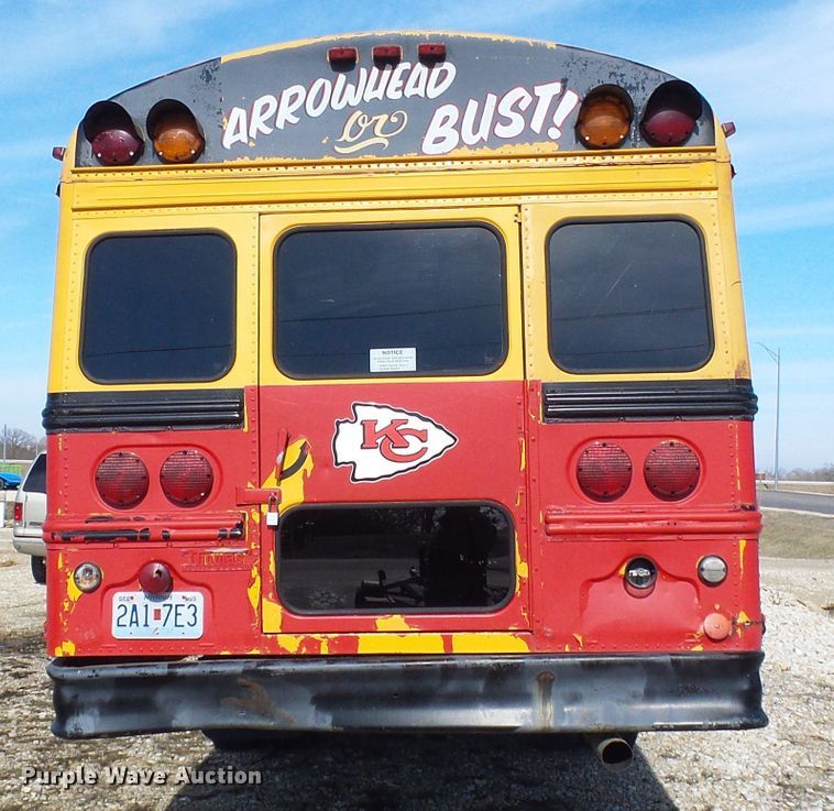 image for item DD1779 1993 International 3800 school bus