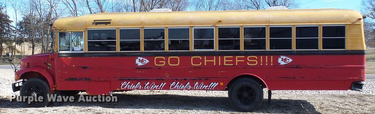 image for item DD1779 1993 International 3800 school bus