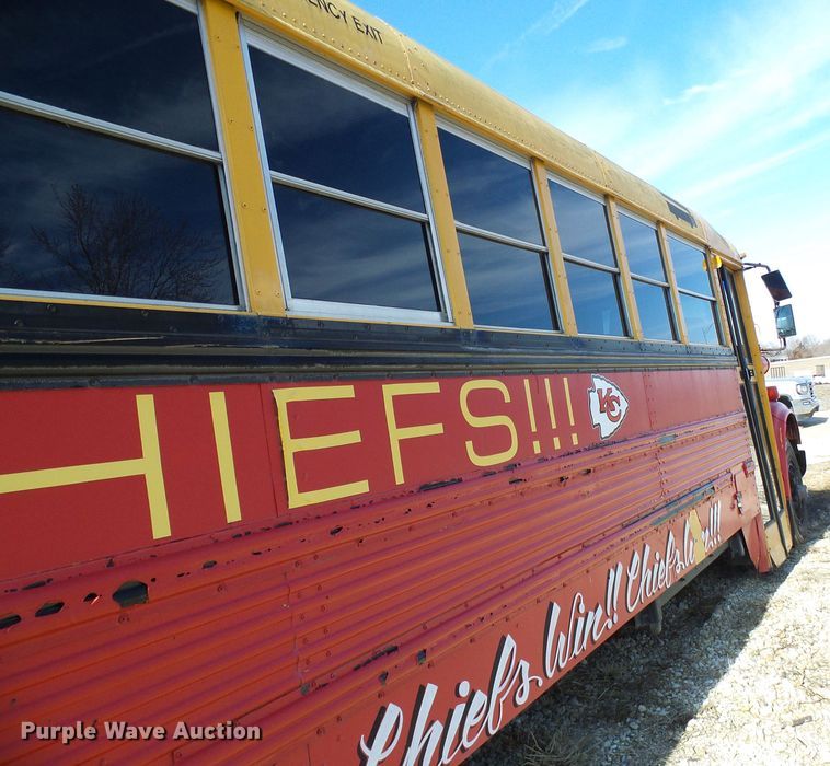 image for item DD1779 1993 International 3800 school bus