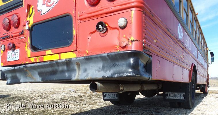 image for item DD1779 1993 International 3800 school bus