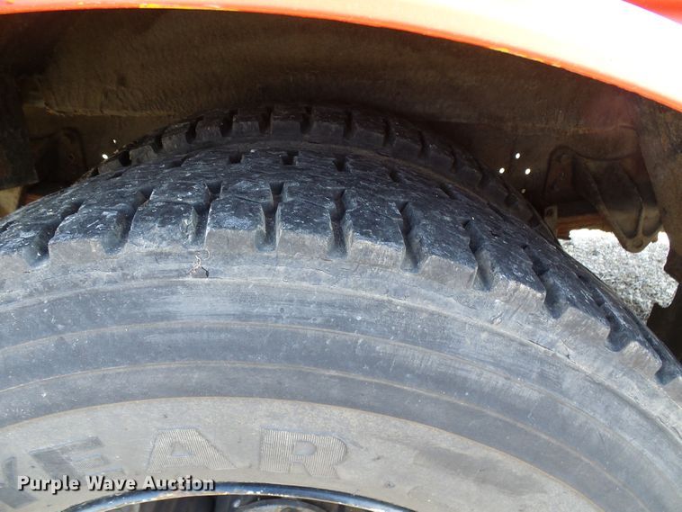 image for item DD1779 1993 International 3800 school bus