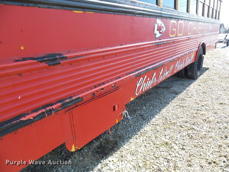 image for item DD1779 1993 International 3800 school bus