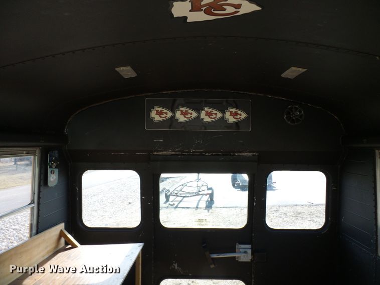 image for item DD1779 1993 International 3800 school bus