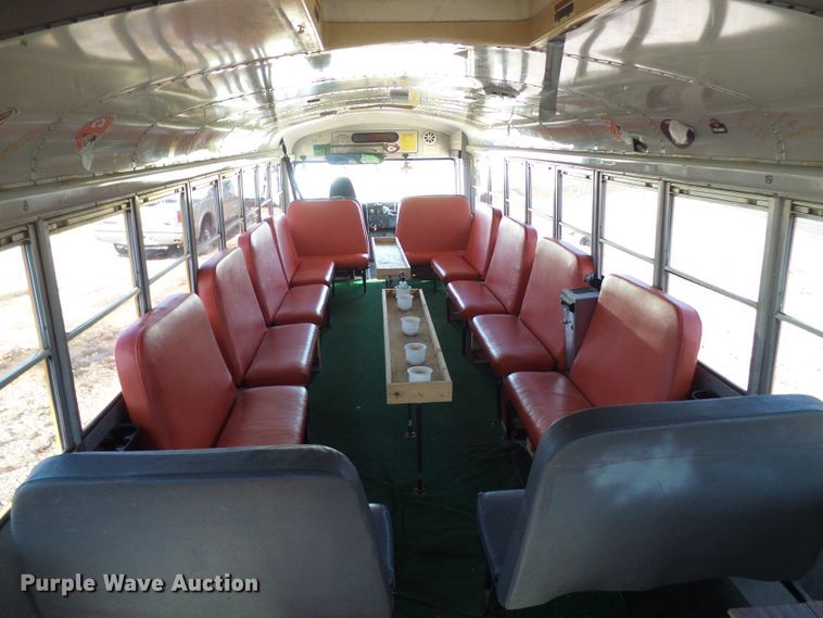 image for item DD1779 1993 International 3800 school bus