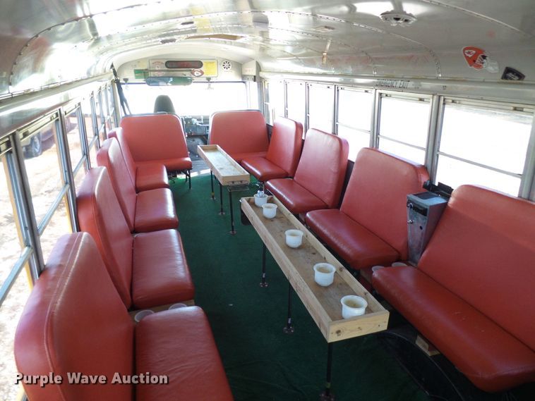 image for item DD1779 1993 International 3800 school bus