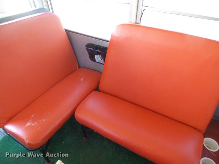 image for item DD1779 1993 International 3800 school bus