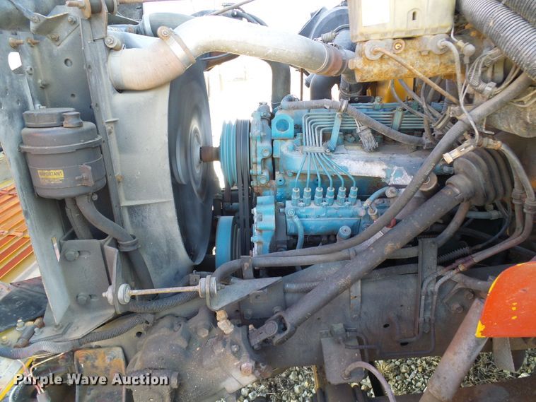 image for item DD1779 1993 International 3800 school bus