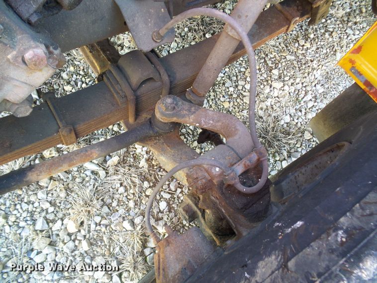 image for item DD1779 1993 International 3800 school bus