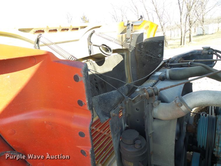 image for item DD1779 1993 International 3800 school bus