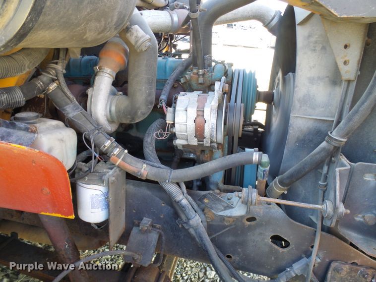 image for item DD1779 1993 International 3800 school bus