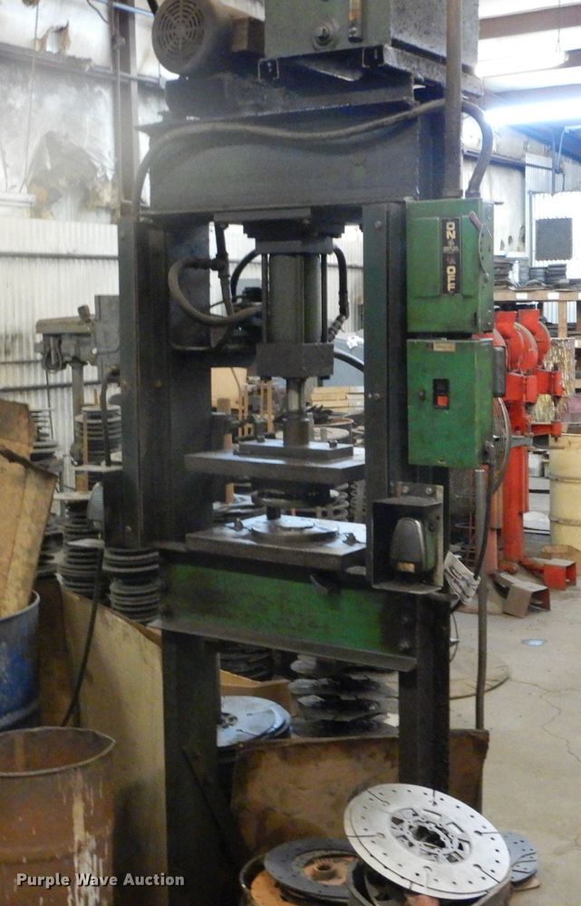 image for item DD1825 Hydraulic press