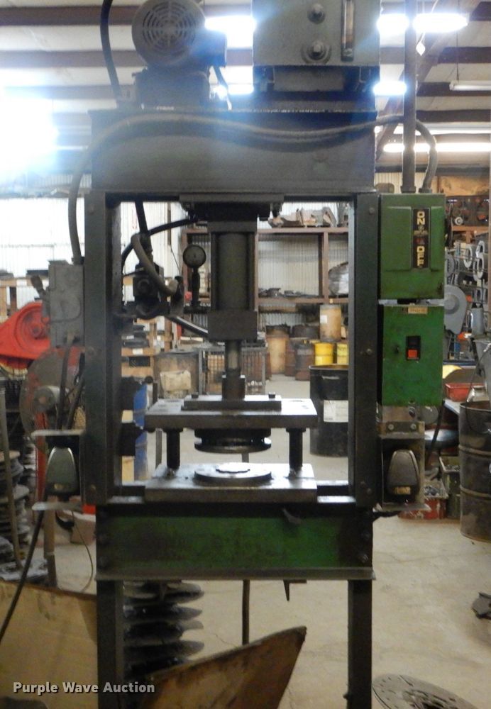 image for item DD1825 Hydraulic press