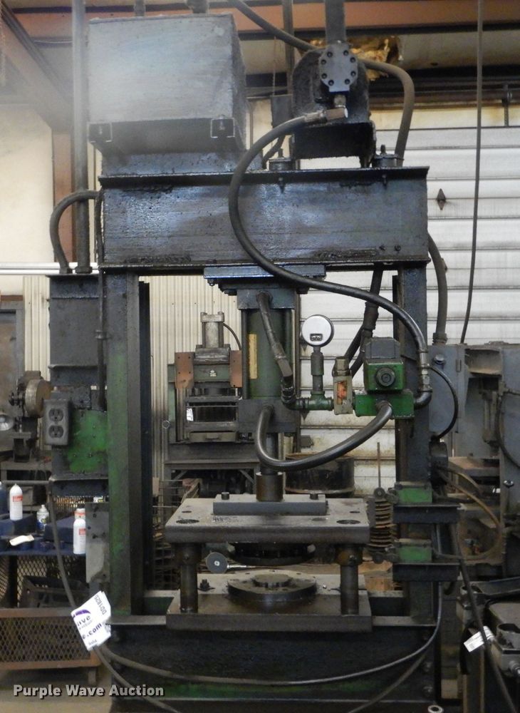 image for item DD1825 Hydraulic press