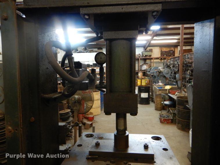 image for item DD1825 Hydraulic press