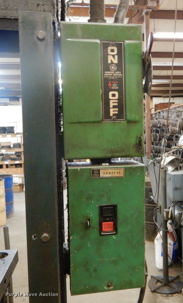 image for item DD1825 Hydraulic press