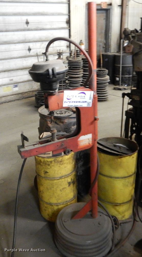 image for item DD1833 Press