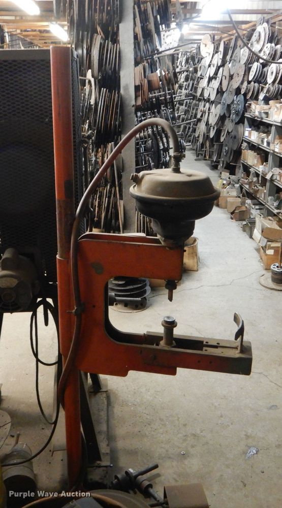 image for item DD1833 Press