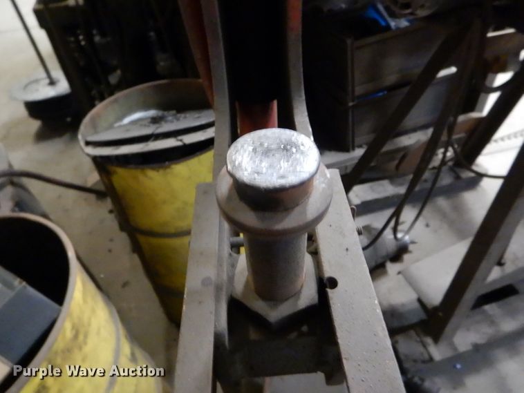 image for item DD1833 Press